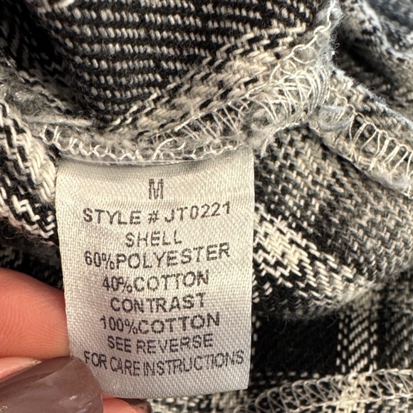 Oli & Hali Unique Black and Gray and Cream Plaid Pullover, Oversized - Picture 7 of 7